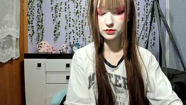 Yoonhee_ki Adlı Modelin Canlı XXX Sohbeti