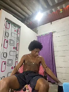 Larry-n-clouds Show Webcam