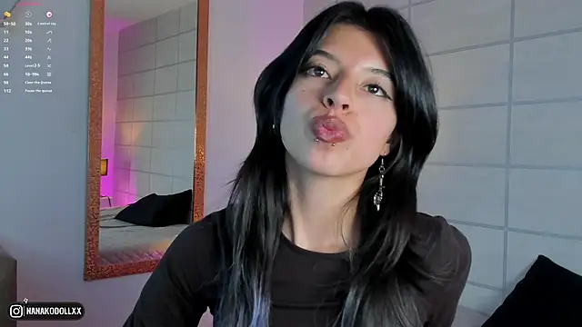 NanakoDollx's Webcam Show