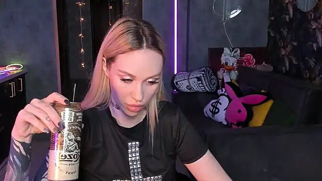 Blckmirrorr: онлайн-секс-чат