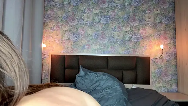 LoraDavi Pertunjukan Webcam