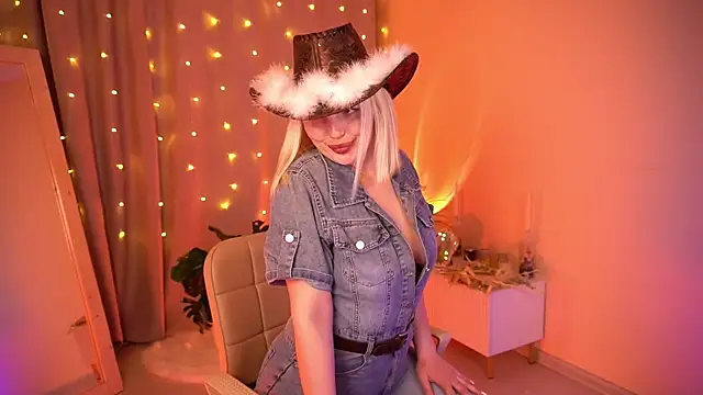 AmeliaWeells: онлайн-секс-чат