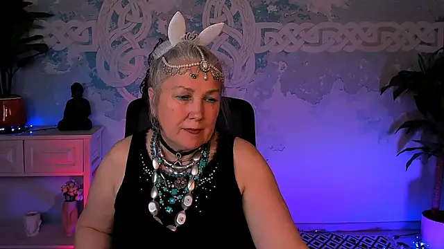 LilaMaharani: онлайн-секс-чат