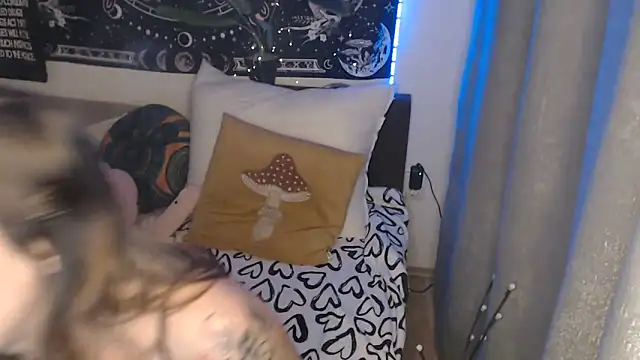 دردشة AlienforTwenty الجنسية المباشرة