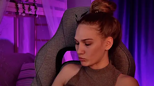 Sweet_Emilya's Live XXX Chat