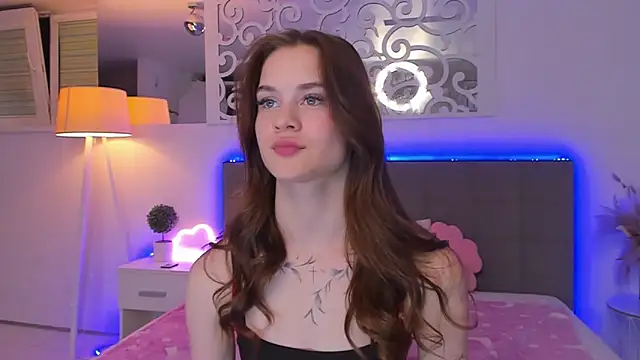 XXX chat uživo modela LuisaClover