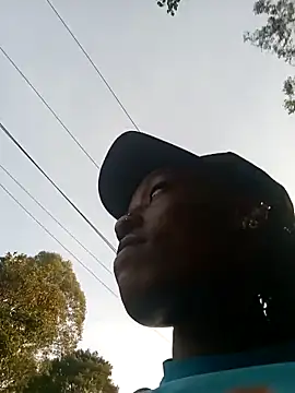 Petite_UlaのライブXXXチャット