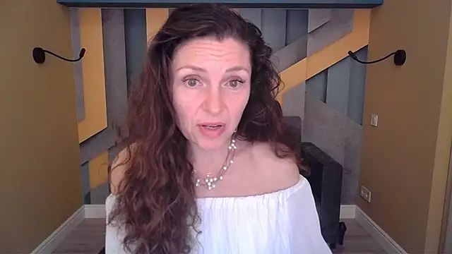 EllaLongのライブXXXチャット