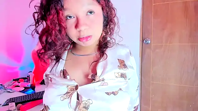 แชท XXX สดของ Emily_Coper18