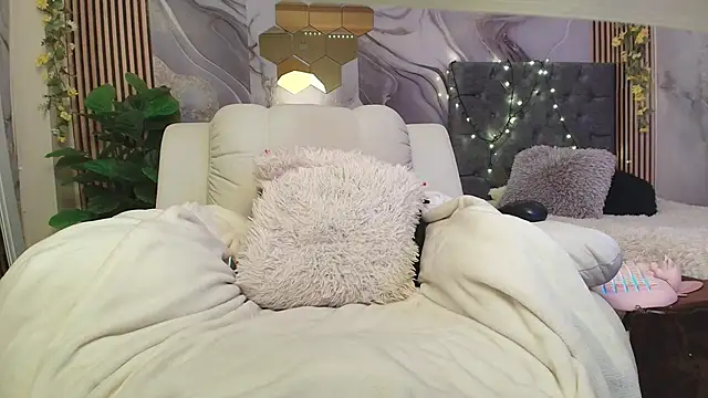 concubine live XXX chat