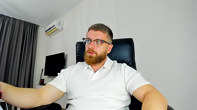 Findom_guyのウェブカメラショー