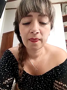 tata_sanz_'s Live XXX Chat