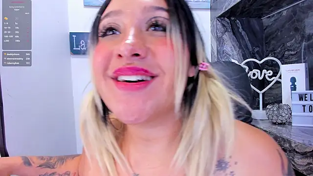 miss_danika Adlı Modelin Canlı XXX Sohbeti