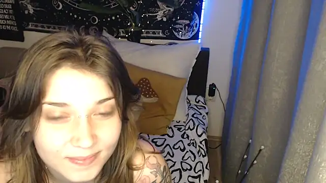 AlienforTwenty Live XXX-Chat