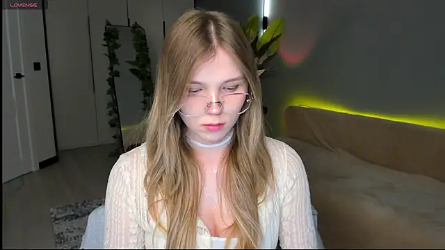 linakorvin's Webcam Show