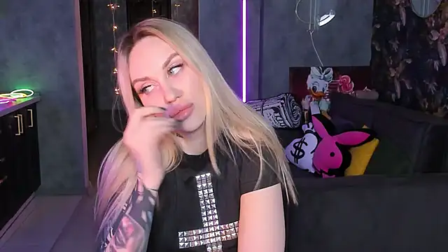 Blckmirrorr's Live XXX Chat