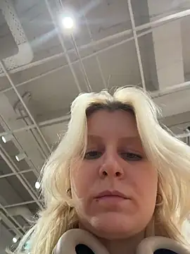 Živý XXX chat Flora_StallSecrets