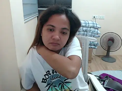 xTheLastVIRGINx Chat XXX in diretta