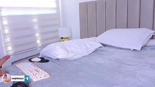 แชท XXX สดของ angieebaezz