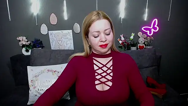 Chat +18 de OliviaVerr ao vivo