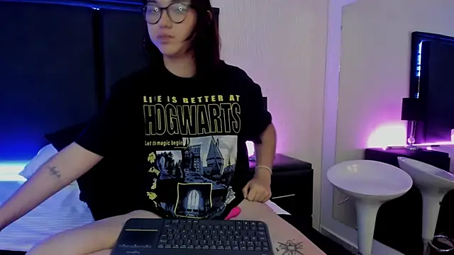 แชท XXX สดของ LilithBluum