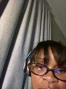 Онлайн чат XXX YellowHoneyDip