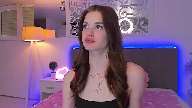 LuisaClover Chat XXX live