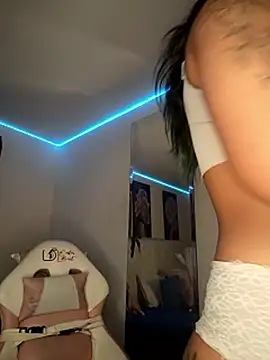 SamathaMay 即時 XXX 聊天