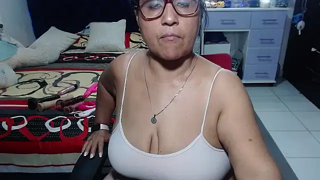 Онлайн чат XXX pervert_mommy_