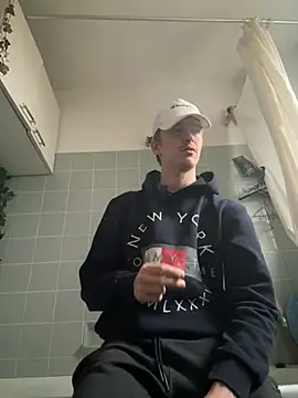 Toyjungee Adlı Modelin Canlı XXX Sohbeti