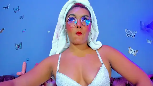 Kaira_mosse élő XXX-chatje