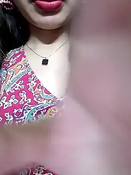 Chatroom XXX en direct de Noor_Darliing