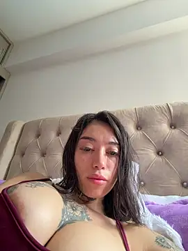 Ellelie_77's Webcam Show