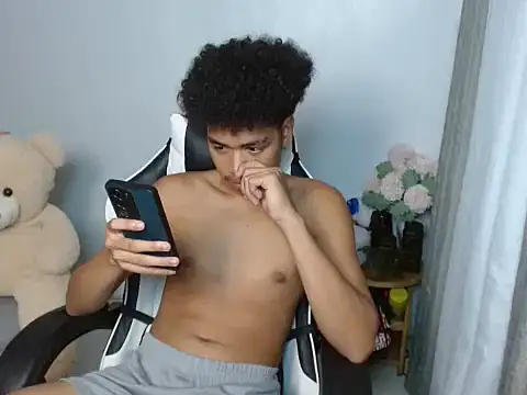 Webkamerová show curlyasian_njxx