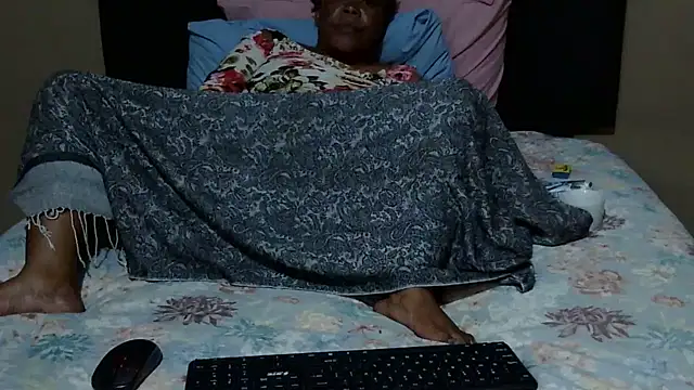 bigsexymama2's Webcam Show