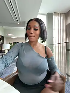 ___Nessa Show in webcam