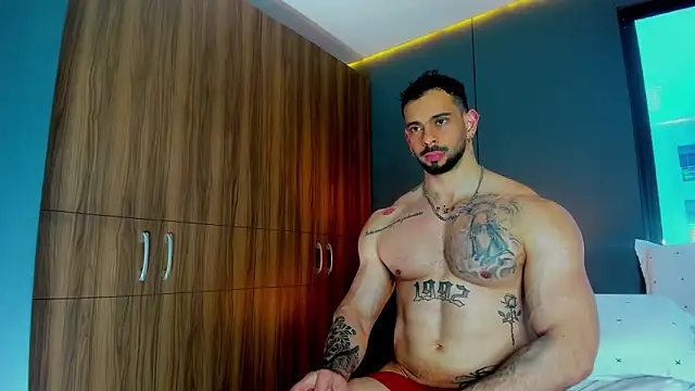 massimo_visconti Chat XXX live