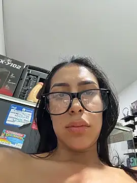 pregnant_sofii18's Webcam Show