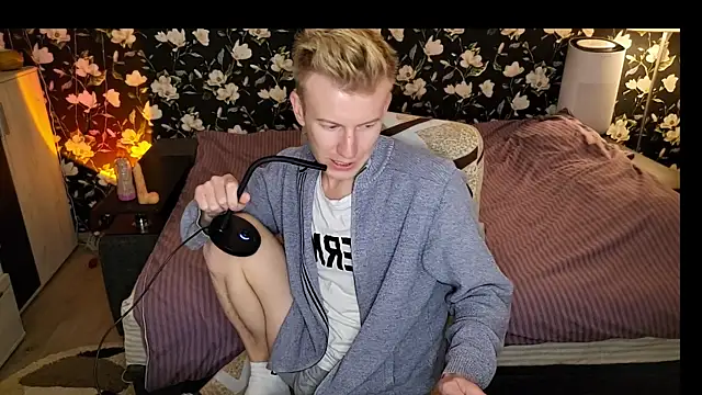 Вебкам-шоу Vuitton