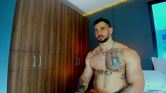 massimo_visconti Adlı Modelin Canlı XXX Sohbeti