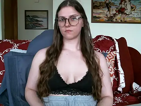 katie_kitten38 Show in webcam