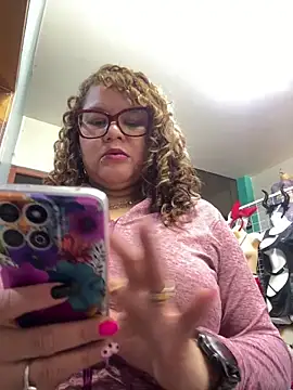 ROSALIASEXSHOP 即時 XXX 聊天