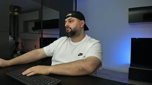 Živý XXX chat DravenPeak