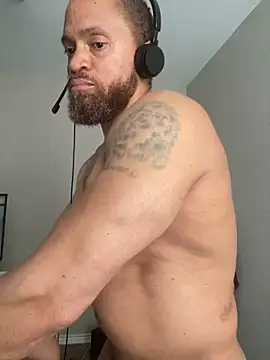 Fathero1time élő XXX-chatje