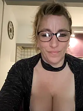 Fifi83Bell Chat XXX live