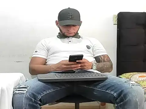 Tiger_job Webcam Show