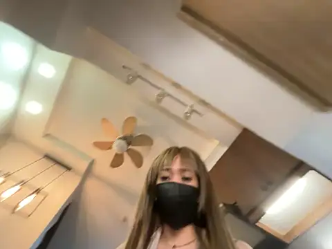 strawberryblossom93 现场XXX聊天