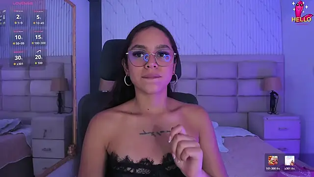 CarolineFyre's Live XXX Chat