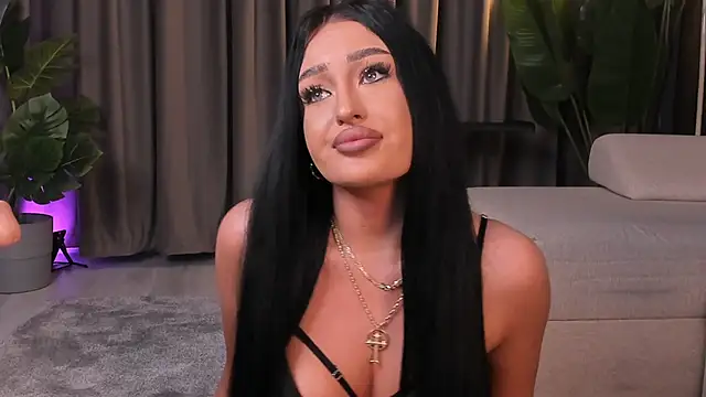 EmeraldKat Adlı Modelin Canlı XXX Sohbeti