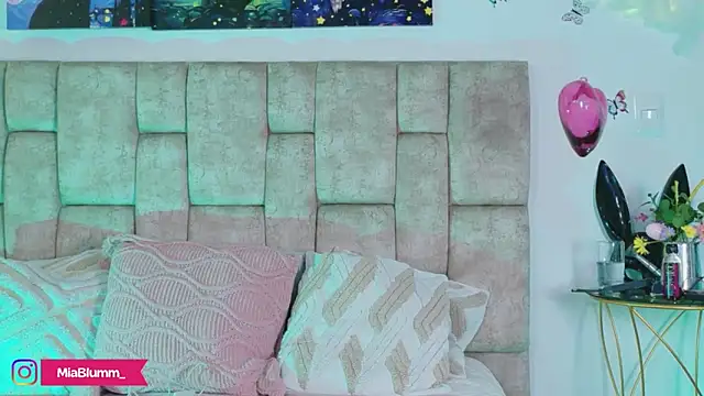 Chat XXX ao vivo de MiiaBlumm_